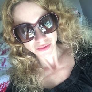 Meet your Posher, Sheila m